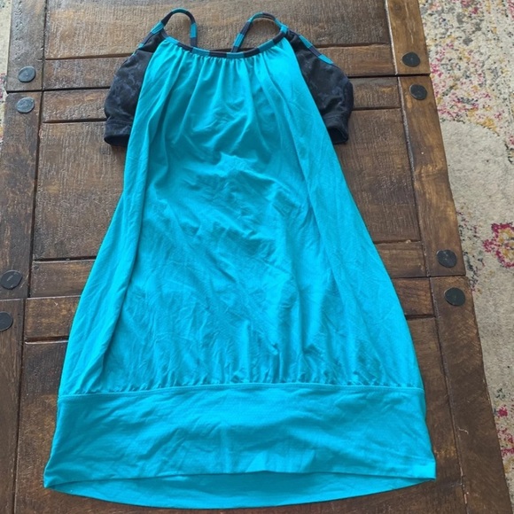 Lululemon no limits tank with CUPS included sz 8 - Picture 1 of 3
